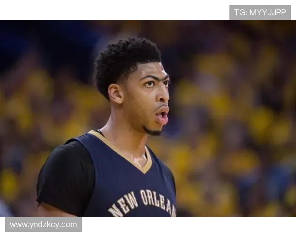 2012年NBA选秀状元安东尼戴维斯加盟鹈鹕开启职业生涯
